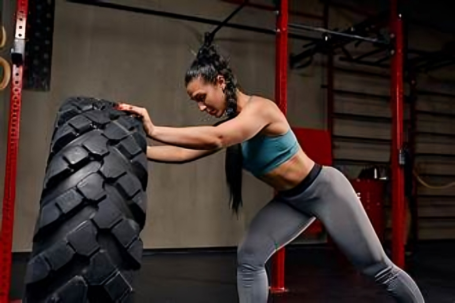 CrossFit: The Transformative Fitness Journey Combining Strength, Endurance, and Community